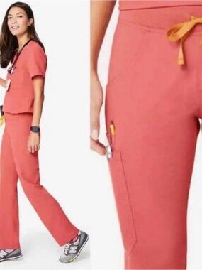 Figs Hot Coral Set XS | Casma top | Cargo pants